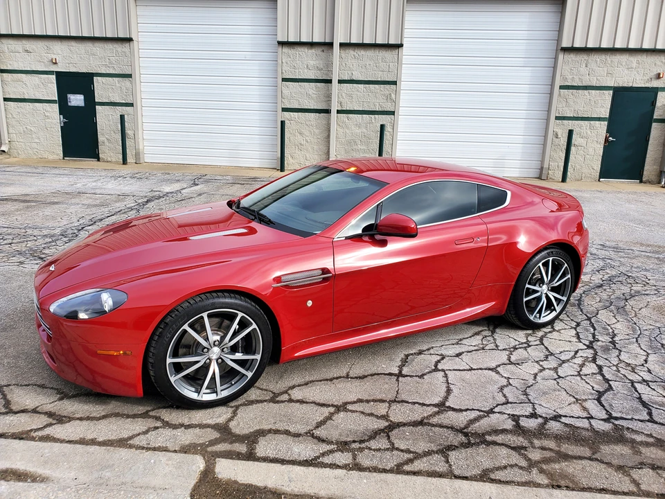 2010 Aston Martin V8 Vantage (2006-2017) - Image 9 of 31