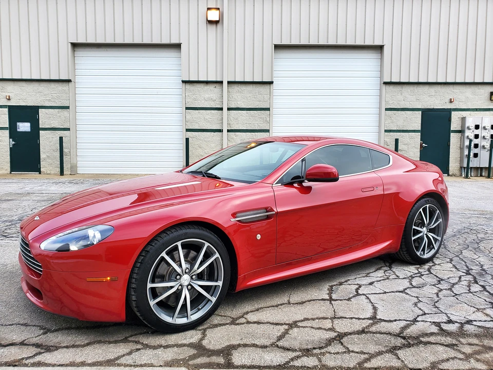 2010 Aston Martin V8 Vantage (2006-2017) - Image 8 of 31