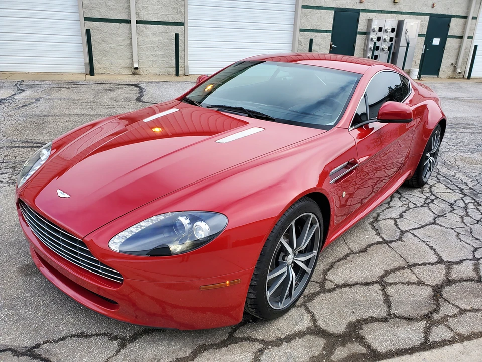 2010 Aston Martin V8 Vantage (2006-2017) - Image 4 of 31