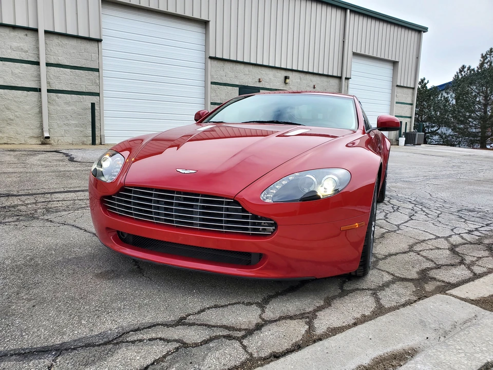 2010 Aston Martin V8 Vantage (2006-2017) - Image 3 of 31