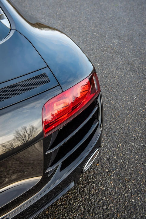 2010 Audi 42 R8 - Image 27 of 31