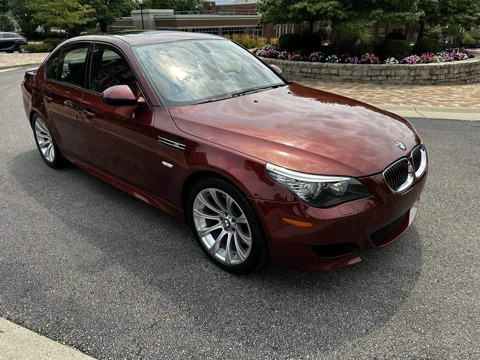 2010 BMW E60 M5 - Image 2 of 31