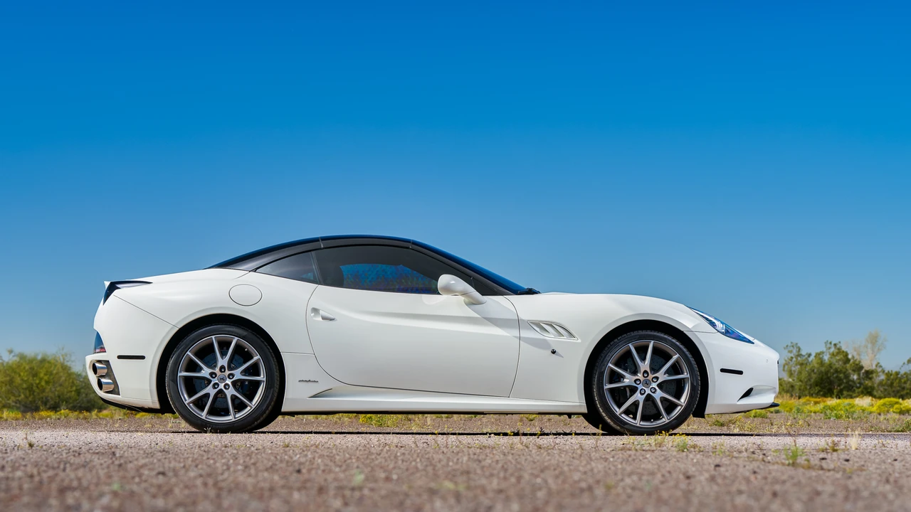 2010 Ferrari California - Image 17 of 31