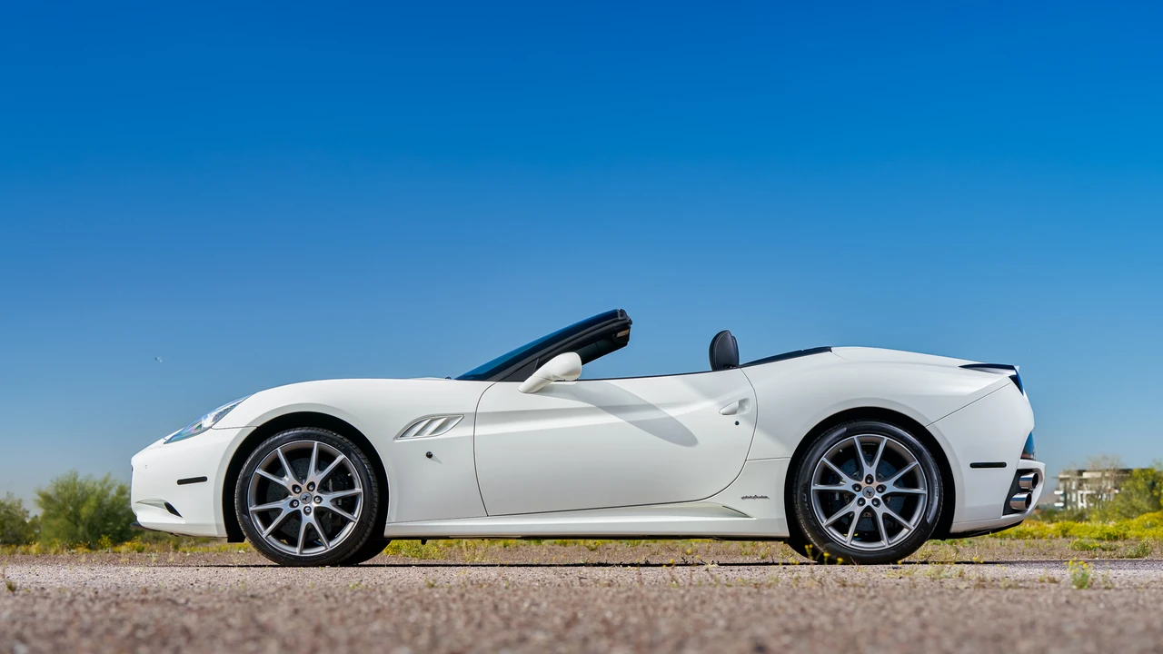 2010 Ferrari California - Image 6 of 31