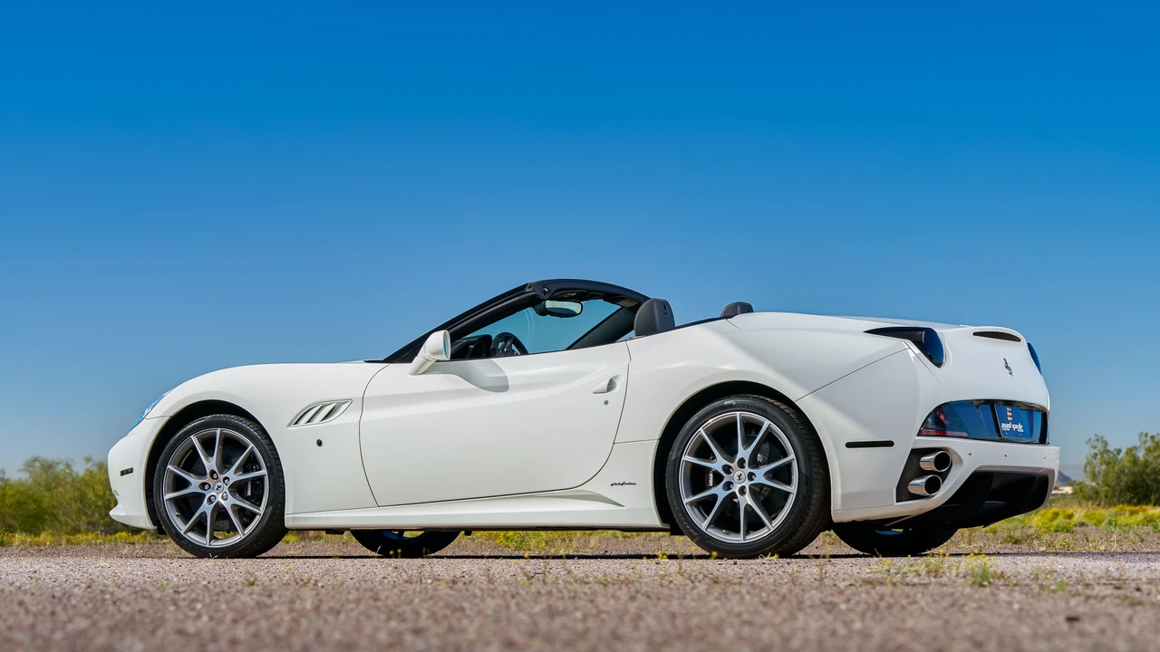 2010 Ferrari California - Image 8 of 31