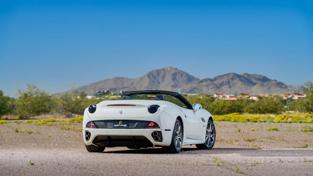 2010 Ferrari California - Image 14 of 31