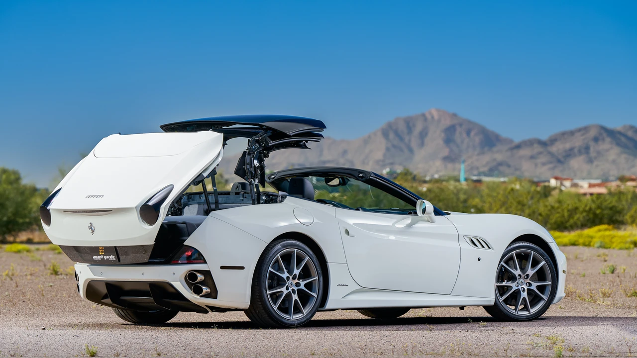 2010 Ferrari California - Image 25 of 31