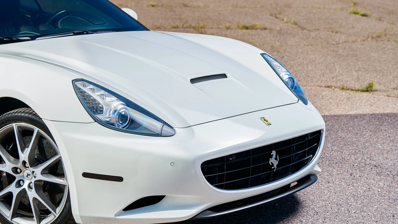 2010 Ferrari California - Image 30 of 31