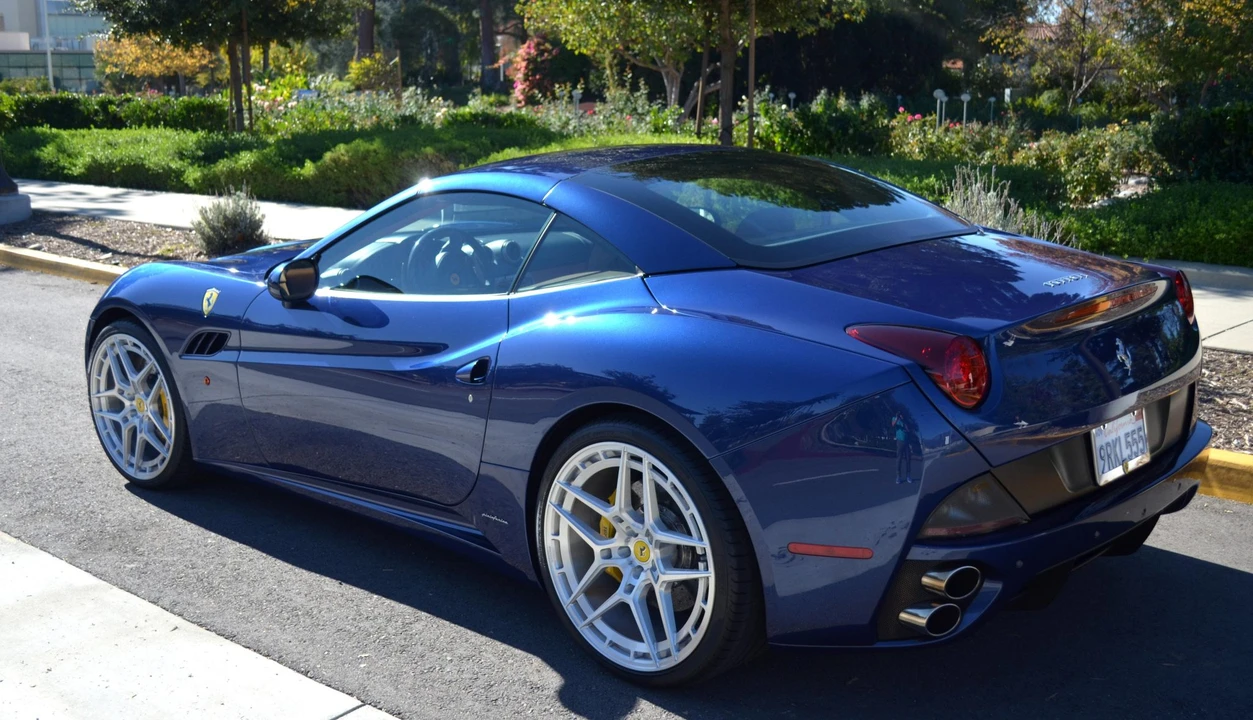 2010 Ferrari California - Image 13 of 31
