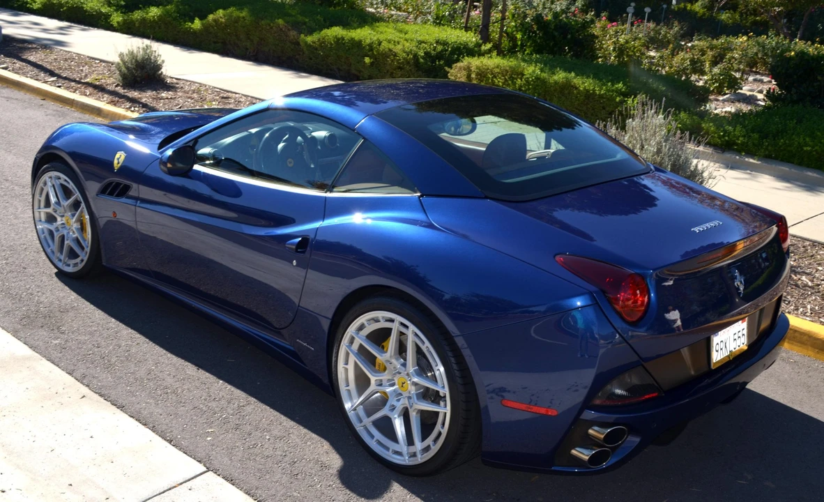 2010 Ferrari California - Image 12 of 31