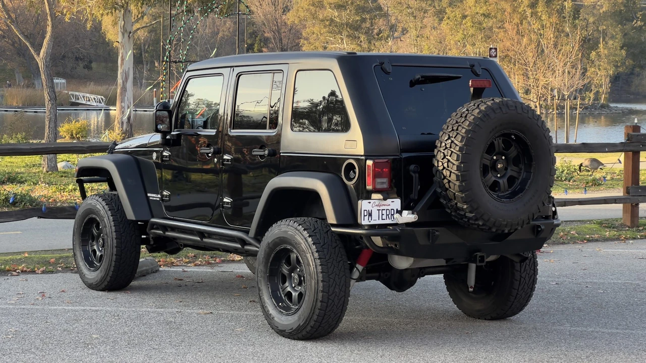 2010 Jeep JK Wrangler - Image 26 of 31