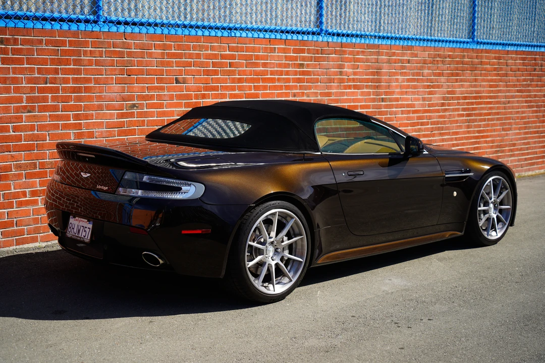 2011 Aston Martin V8 Vantage (2006-2017) - Image 28 of 31
