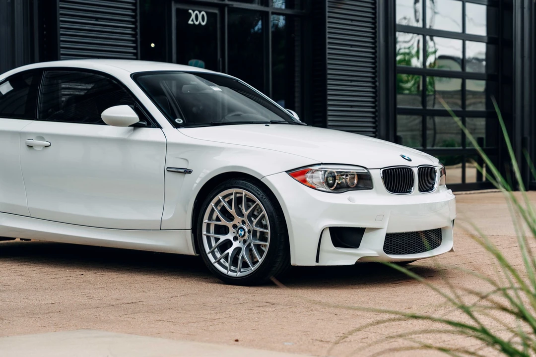 2011 BMW 1M - Image 14 of 31