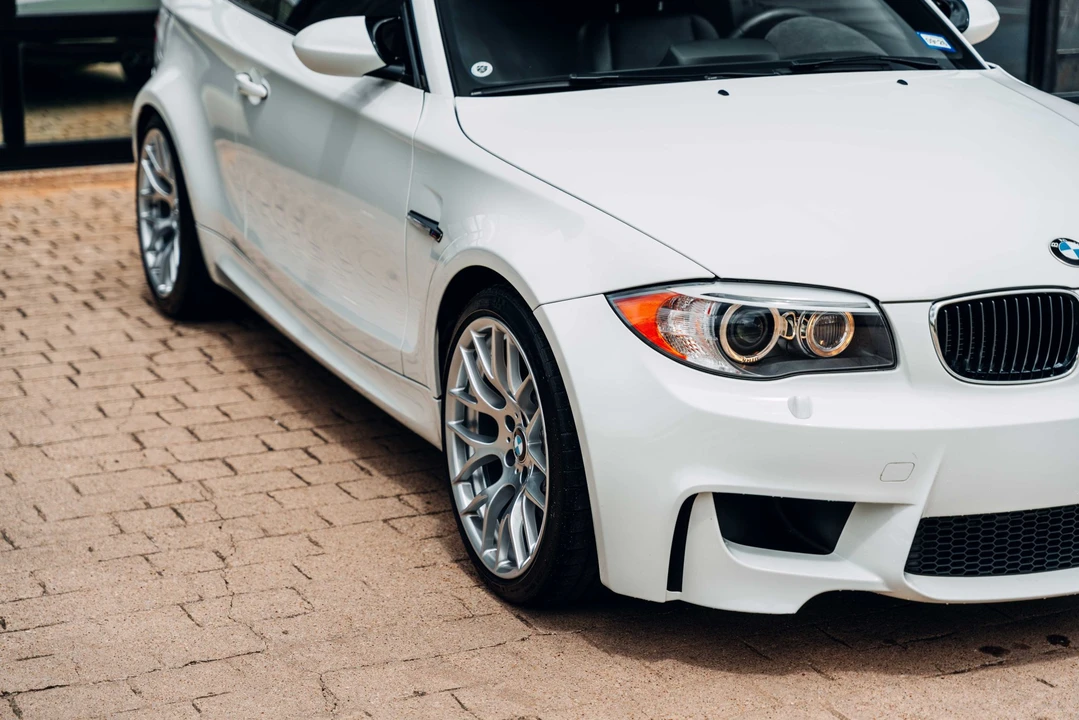 2011 BMW 1M - Image 16 of 31