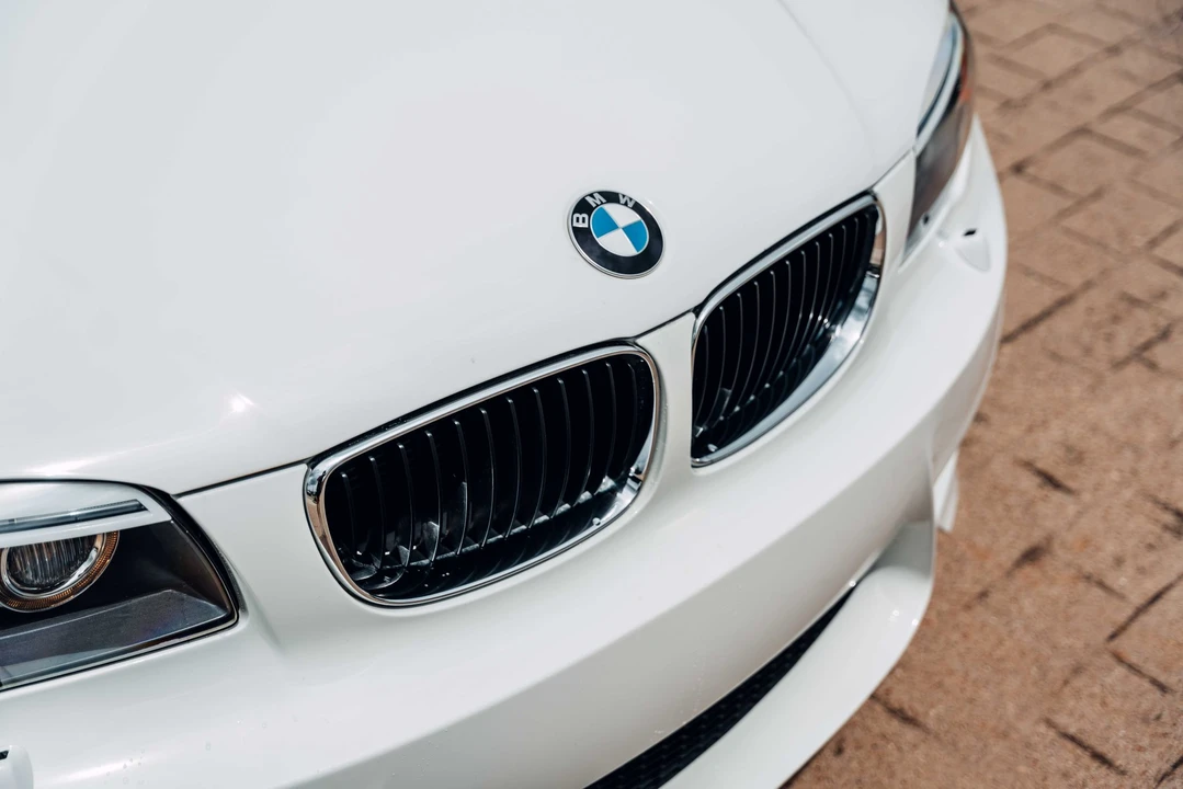 2011 BMW 1M - Image 22 of 31