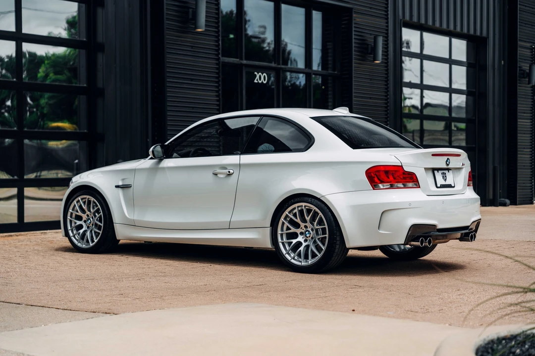 2011 BMW 1M - Image 11 of 31
