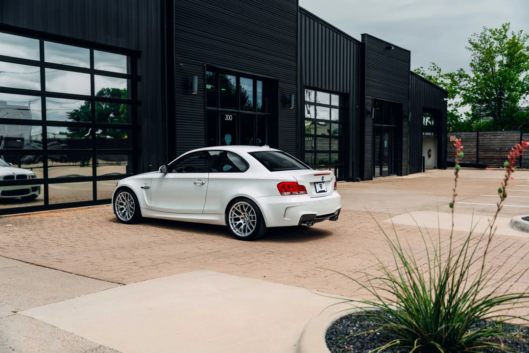 2011 BMW 1M - Image 12 of 31
