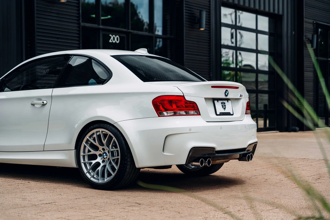 2011 BMW 1M - Image 26 of 31