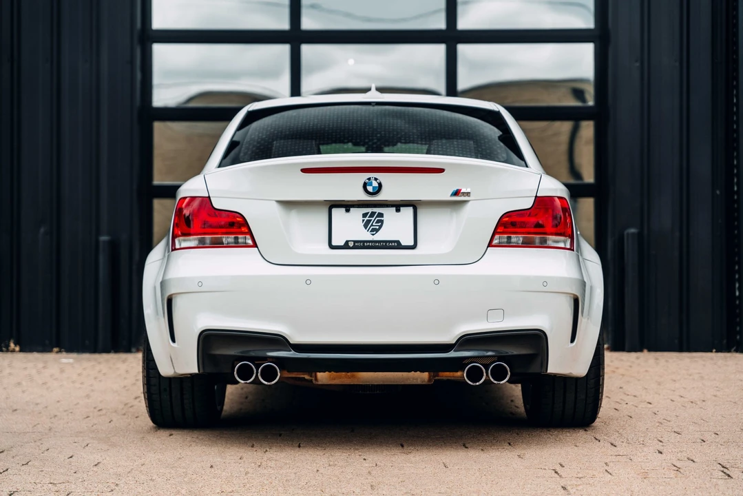 2011 BMW 1M - Image 10 of 31