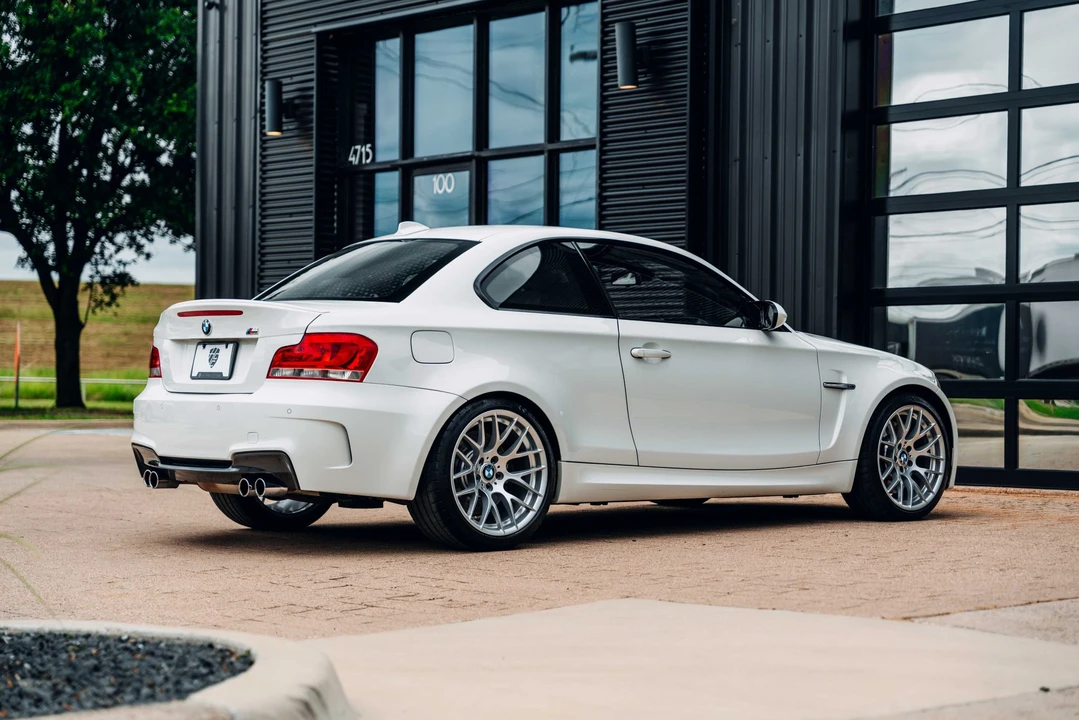 2011 BMW 1M - Image 8 of 31