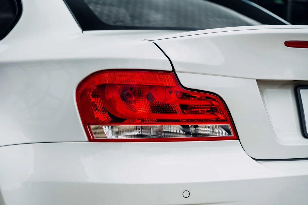 2011 BMW 1M - Image 29 of 31