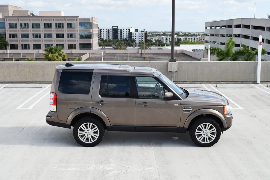 2011 Land Rover Discovery 4th Gen - Image 19 of 31