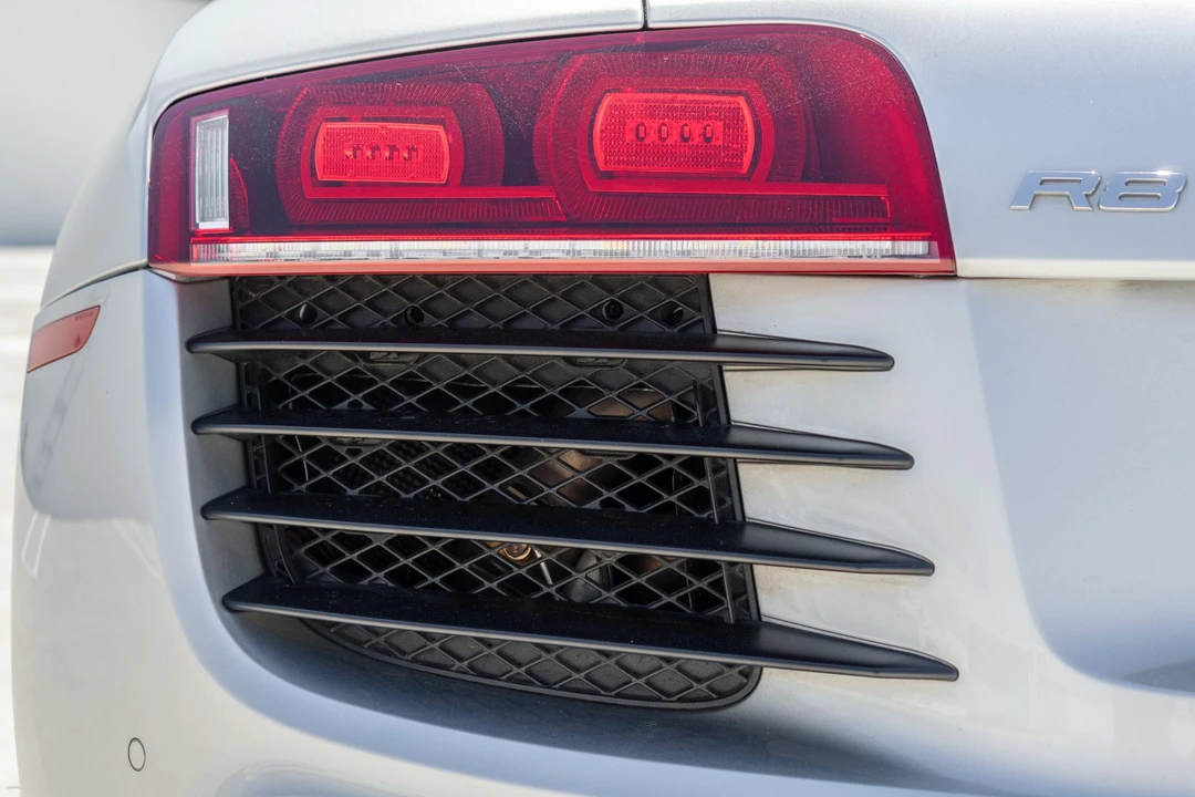 2012 Audi 42 R8 - Image 24 of 31