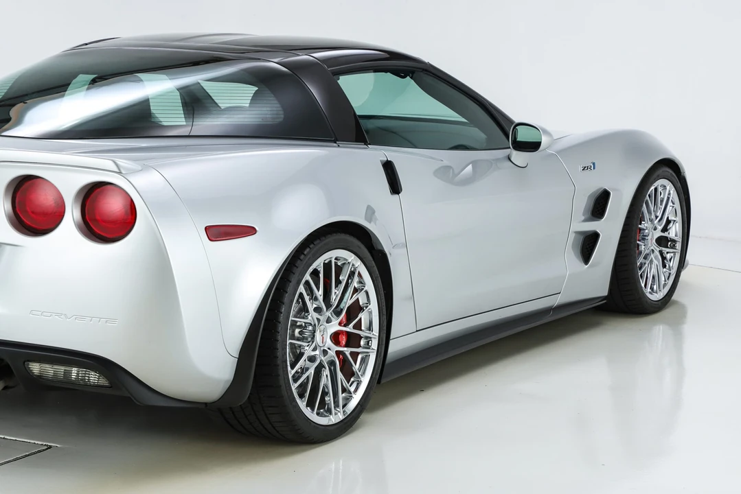 2012 Chevrolet Corvette C6 ZR1 - Image 17 of 31