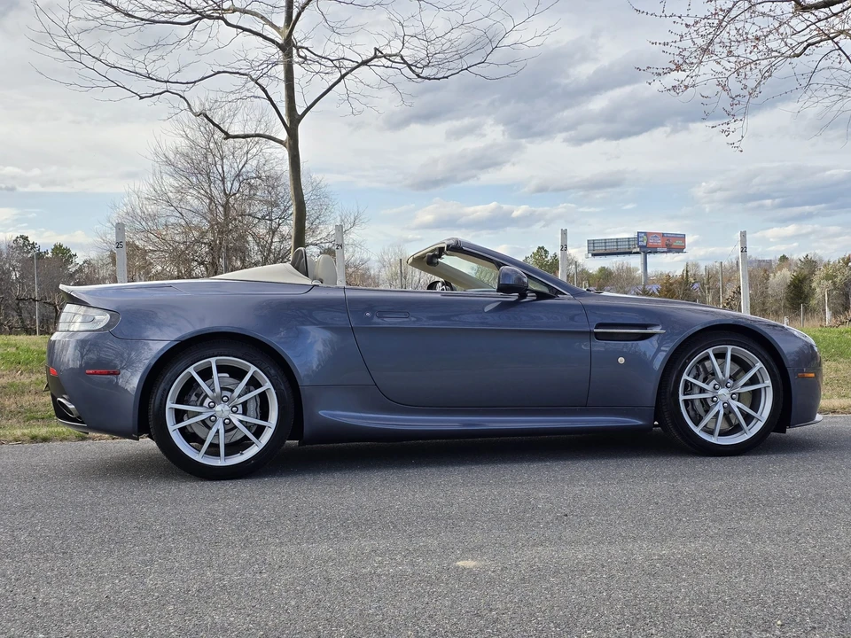2014 Aston Martin V8 Vantage (2006-2017) - Image 25 of 31
