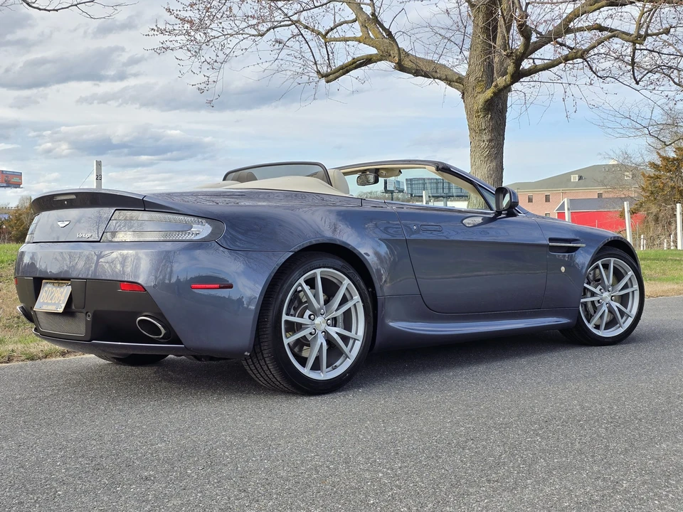 2014 Aston Martin V8 Vantage (2006-2017) - Image 28 of 31