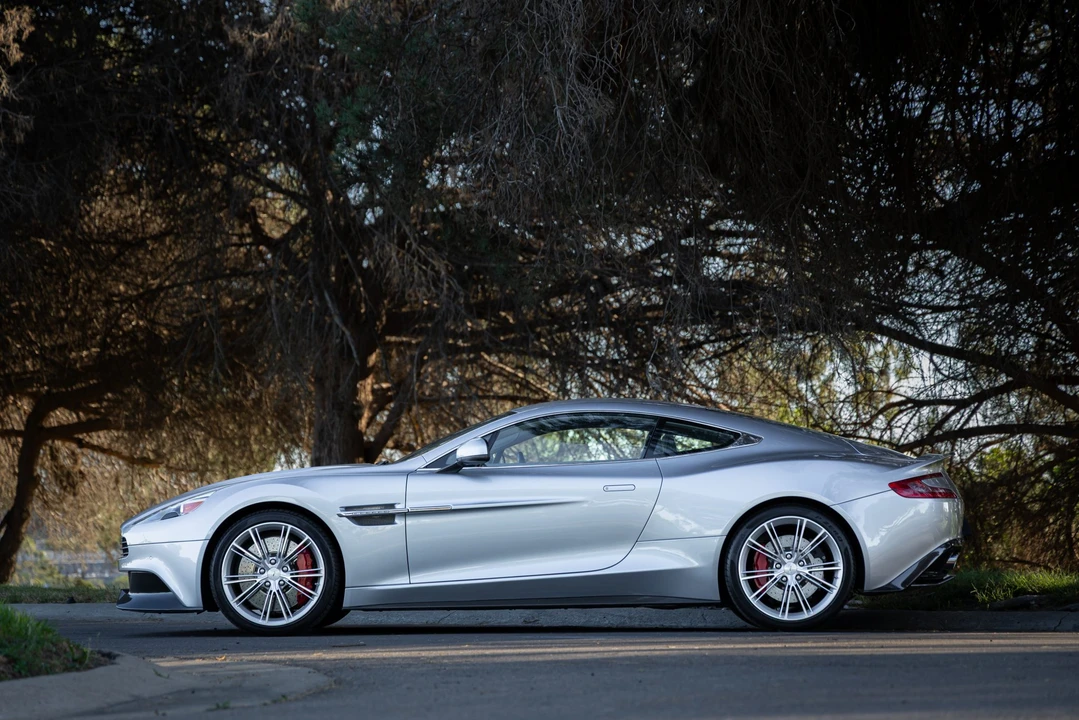 2014 Aston Martin Vanquish 2nd Gen - Image 12 of 31