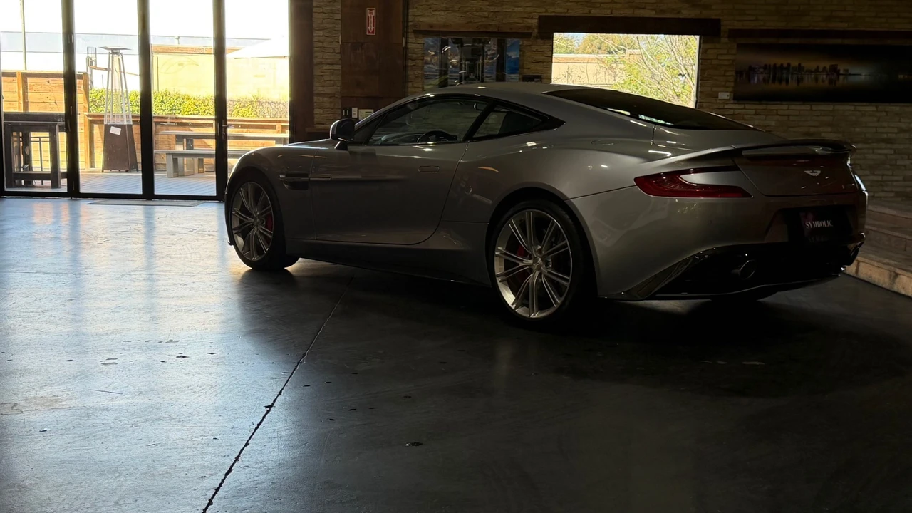 2014 Aston Martin Vanquish 2nd Gen - Image 30 of 31