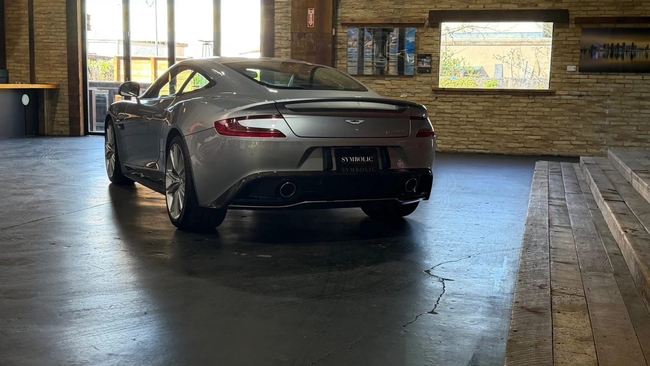 2014 Aston Martin Vanquish 2nd Gen - Image 29 of 31