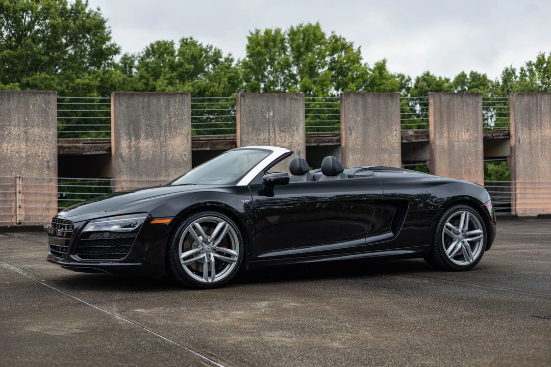 2014 Audi 42 R8 - Image 2 of 31