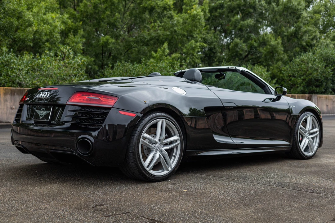 2014 Audi 42 R8 - Image 10 of 31