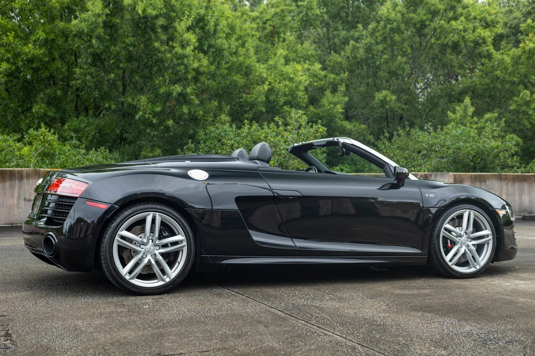 2014 Audi 42 R8 - Image 9 of 31