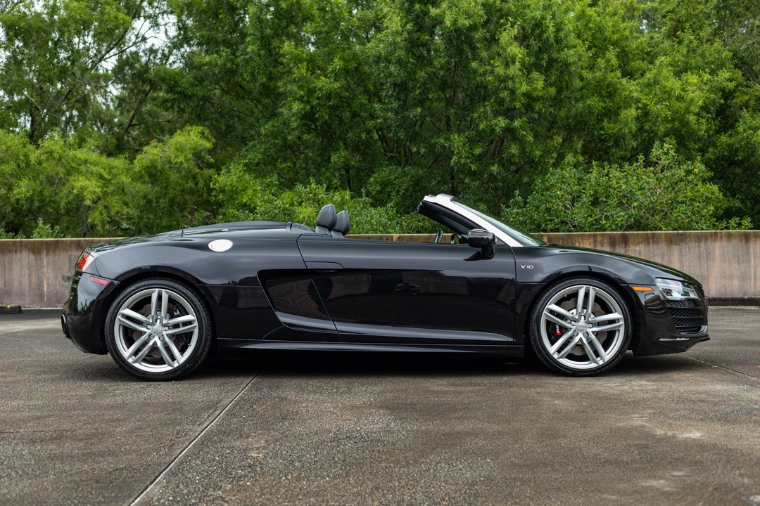 2014 Audi 42 R8 - Image 8 of 31