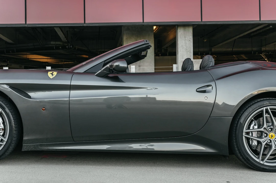 2015 Ferrari California T - Image 17 of 31