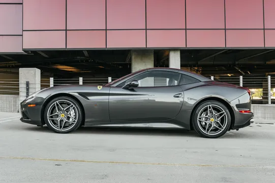 2015 Ferrari California T - Image 3 of 31