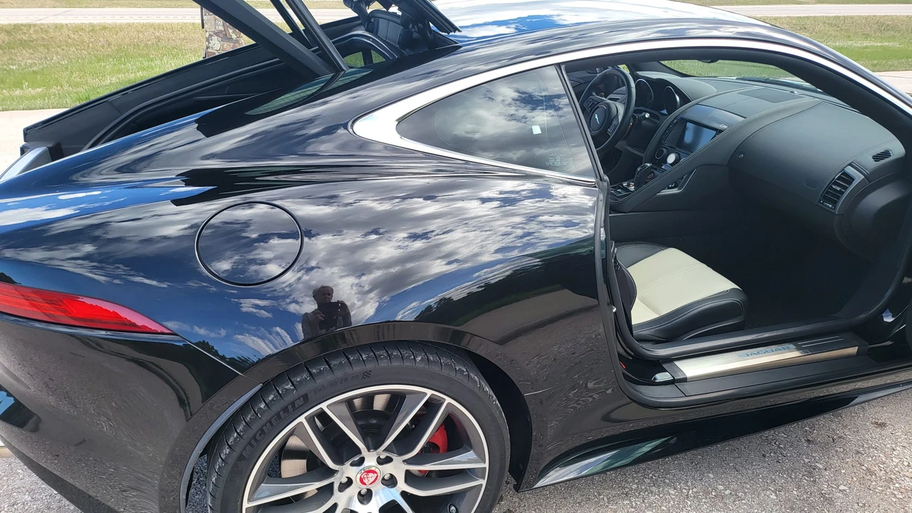 2015 Jaguar F-Type R 1st Gen - Image 13 of 31