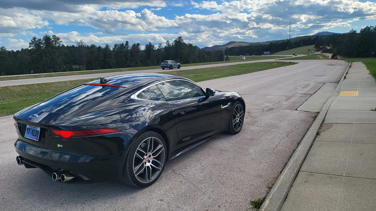 2015 Jaguar F-Type R 1st Gen - Image 6 of 31