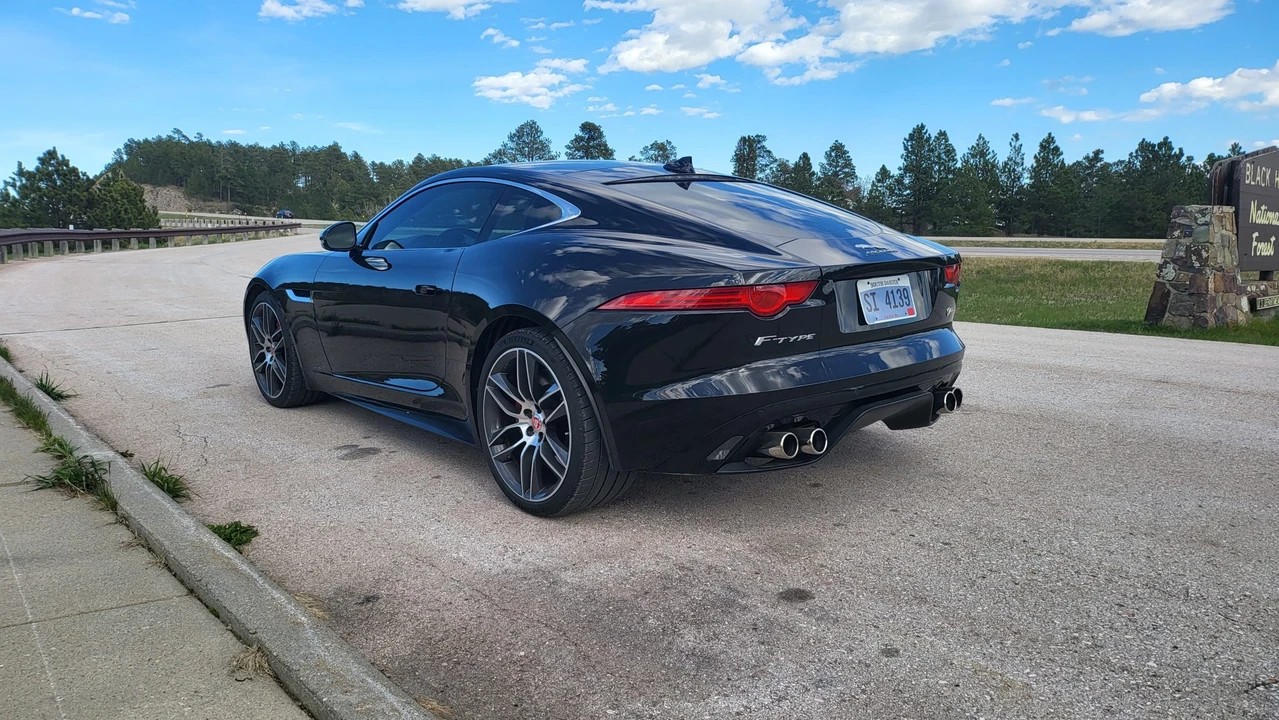 2015 Jaguar F-Type R 1st Gen - Image 9 of 31