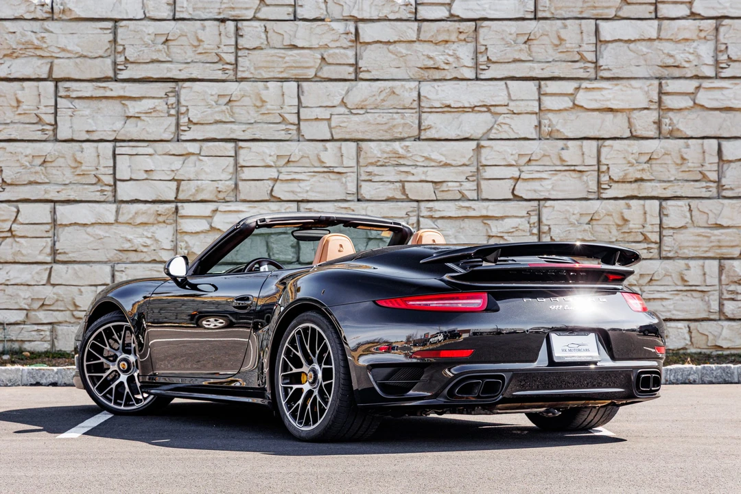 2015 Porsche 991 Turbo - Image 17 of 31