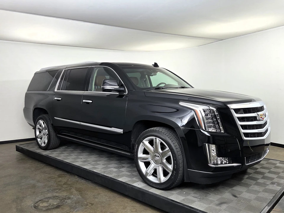 2016 Cadillac Escalade 4th Gen - Image 2 of 31