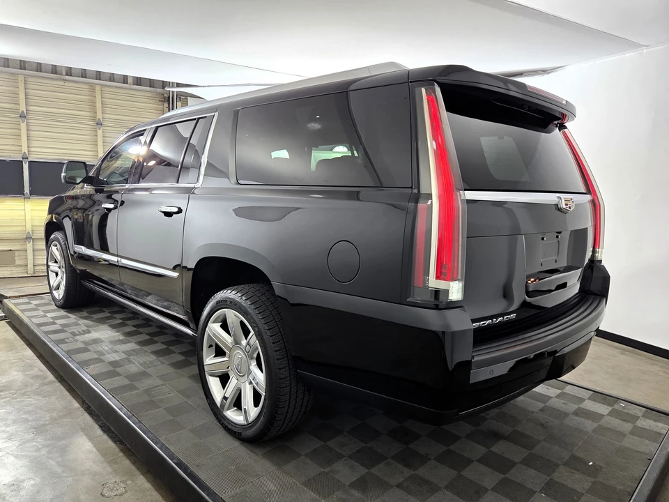 2016 Cadillac Escalade 4th Gen - Image 17 of 31