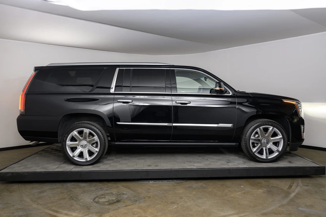 2016 Cadillac Escalade 4th Gen - Image 23 of 31