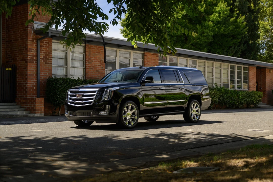 2016 Cadillac Escalade 4th Gen - Image 25 of 31