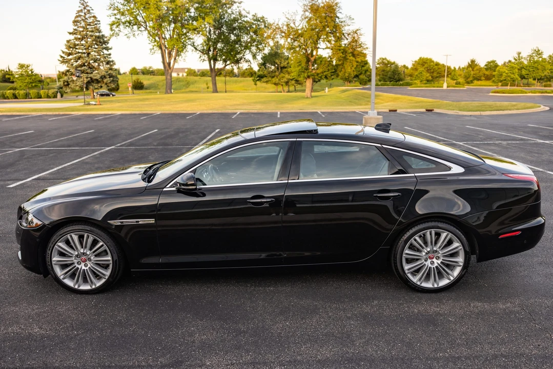 2016 Jaguar X351 XJR - Image 7 of 31