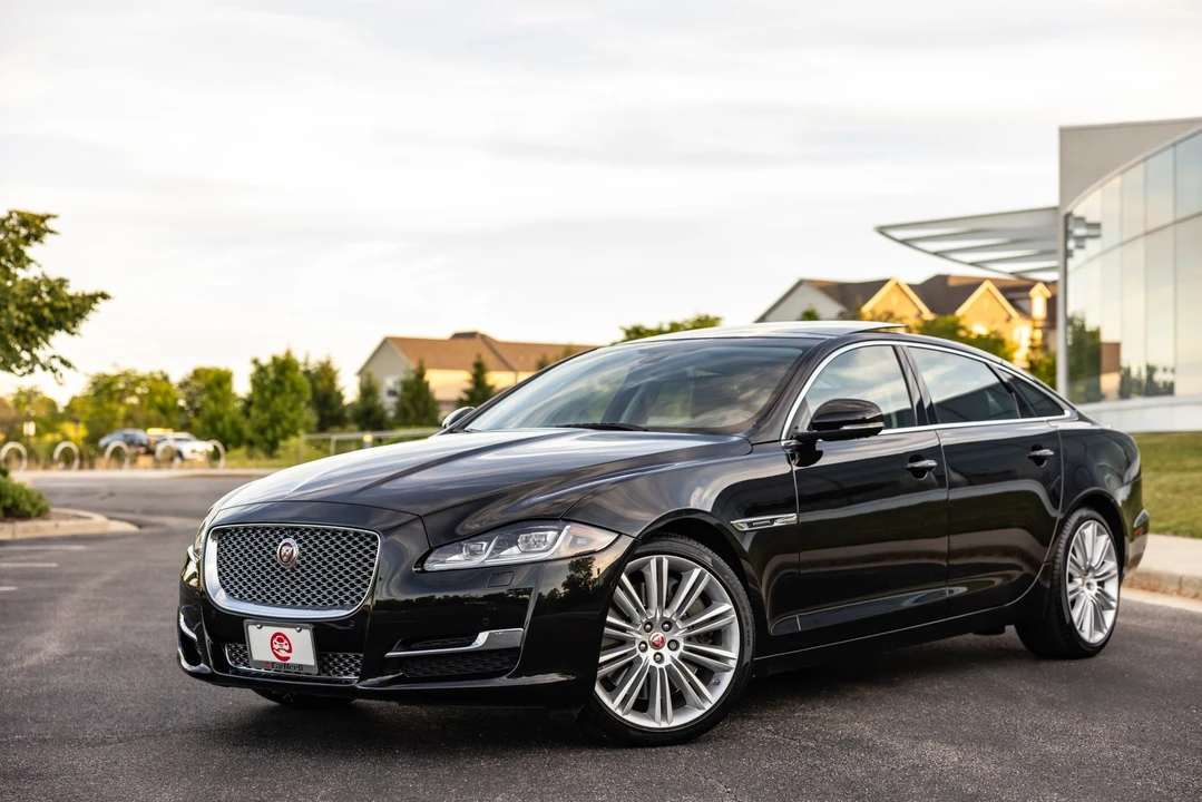 2016 Jaguar X351 XJR - Image 3 of 31