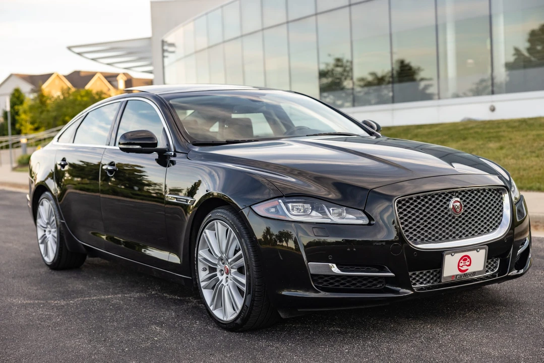 2016 Jaguar X351 XJR - Image 25 of 31